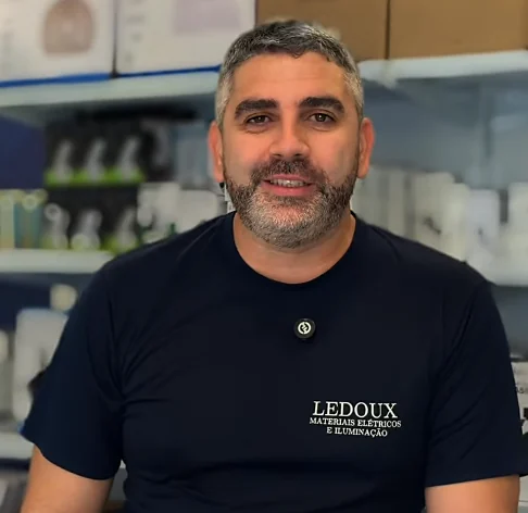 Daniel, da Ledoux, na loja em Schroeder